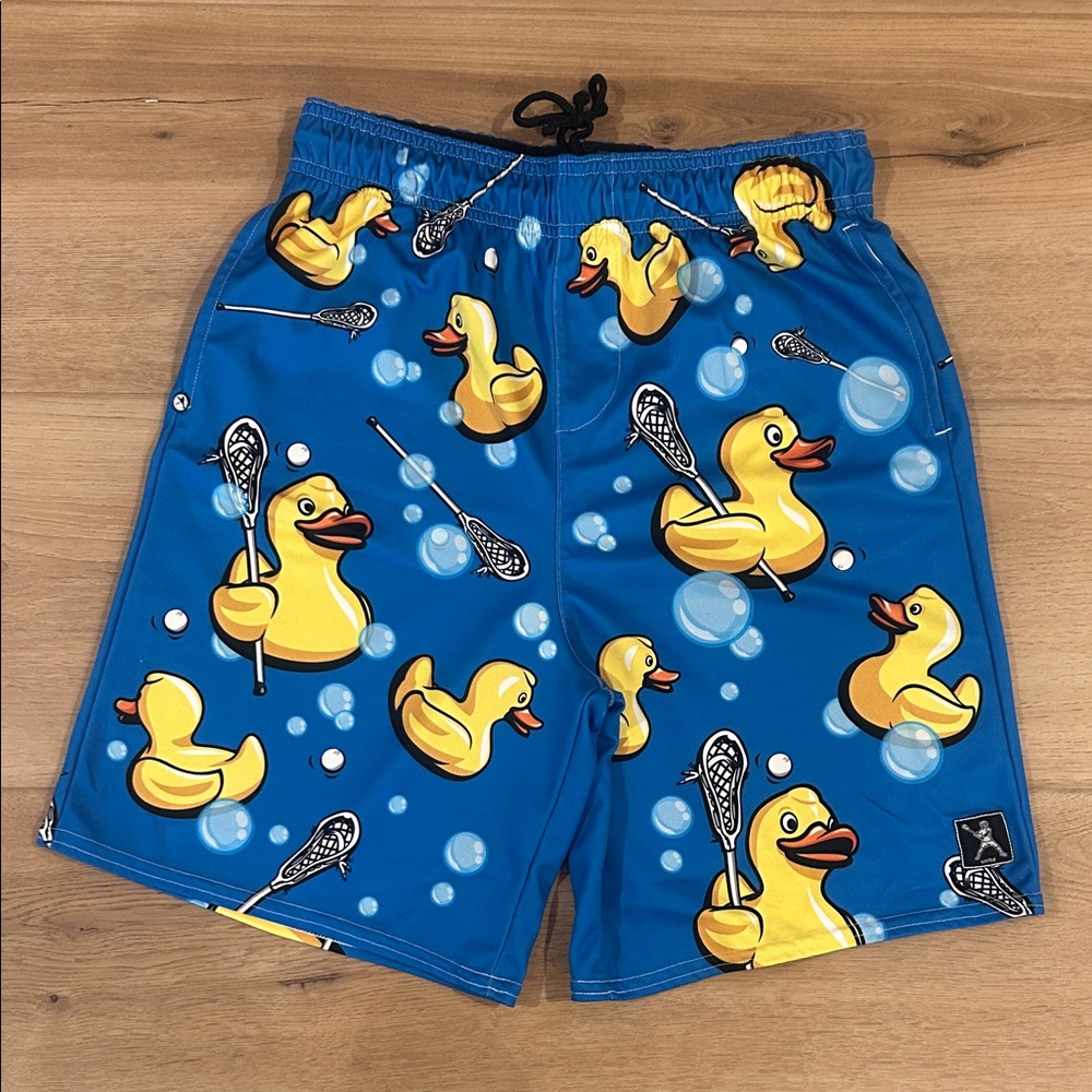 Lacrosse Unlimited: YXL Playful Duck Print Kids Shorts in Blue